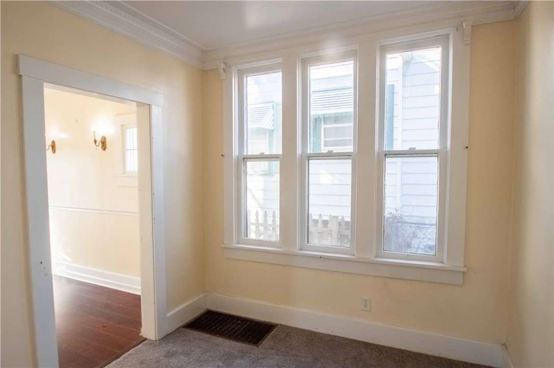 1305 N Gilbert Street Property Photo 5