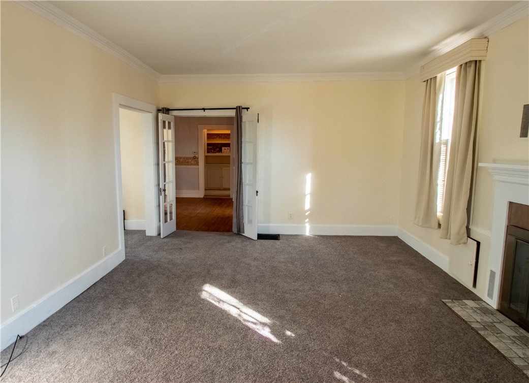 1305 N Gilbert Street Property Photo 7