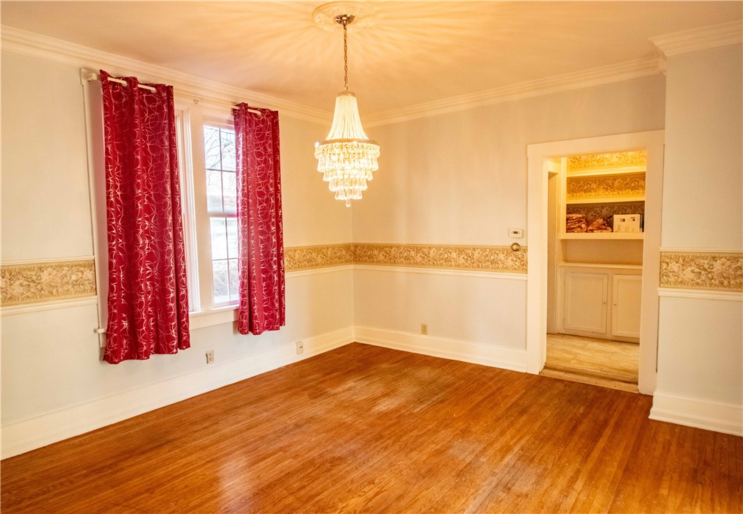 1305 N Gilbert Street Property Photo 8