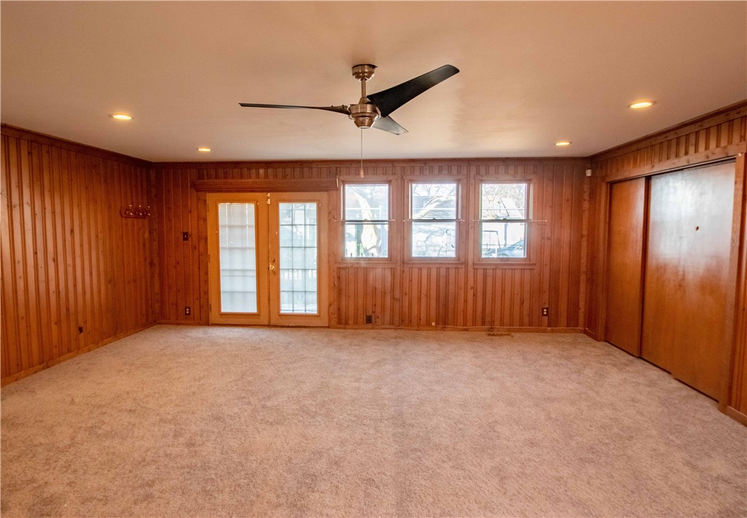 1305 N Gilbert Street Property Photo 19