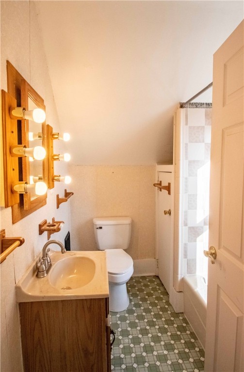 1305 N Gilbert Street Property Photo 20