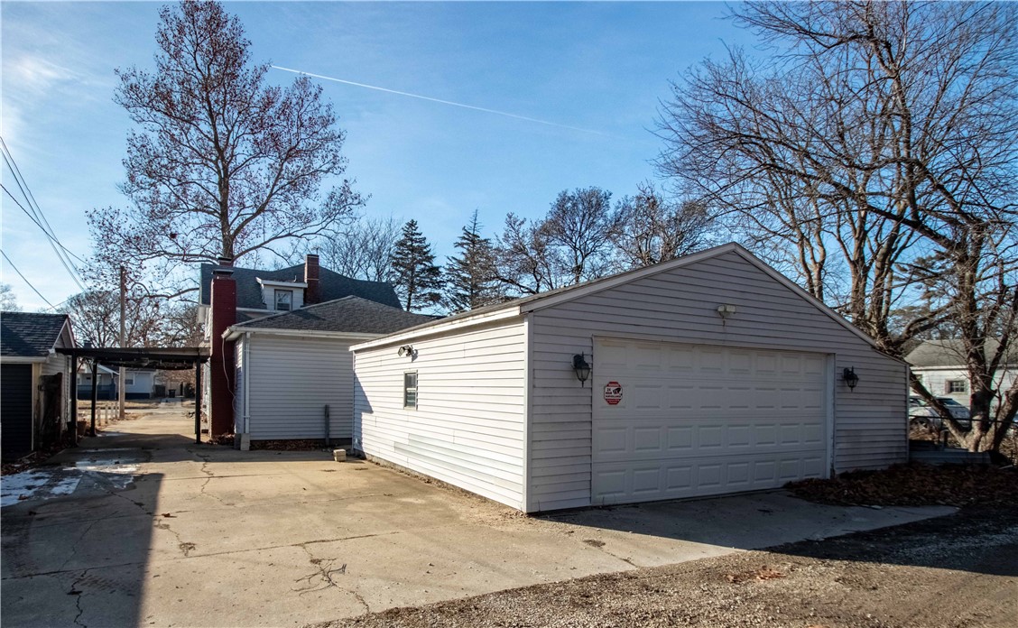 1305 N Gilbert Street Property Photo 33