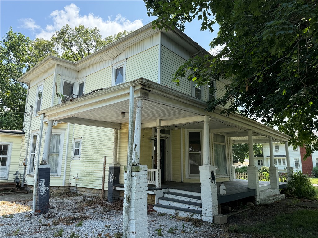 302 Maple Street Property Photo