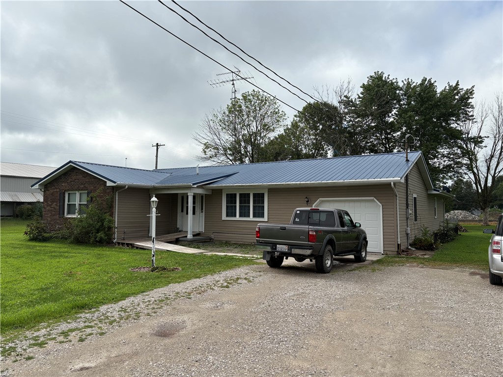 1604 W Jourdan Street Property Photo 1