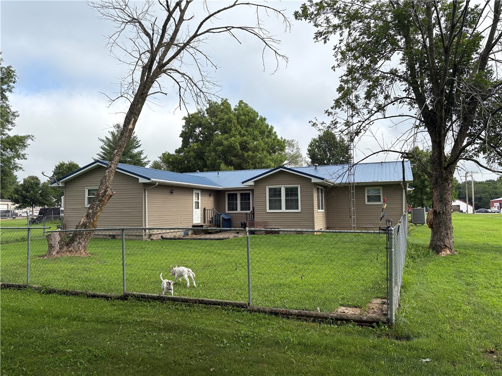 1604 W Jourdan Street Property Photo 2