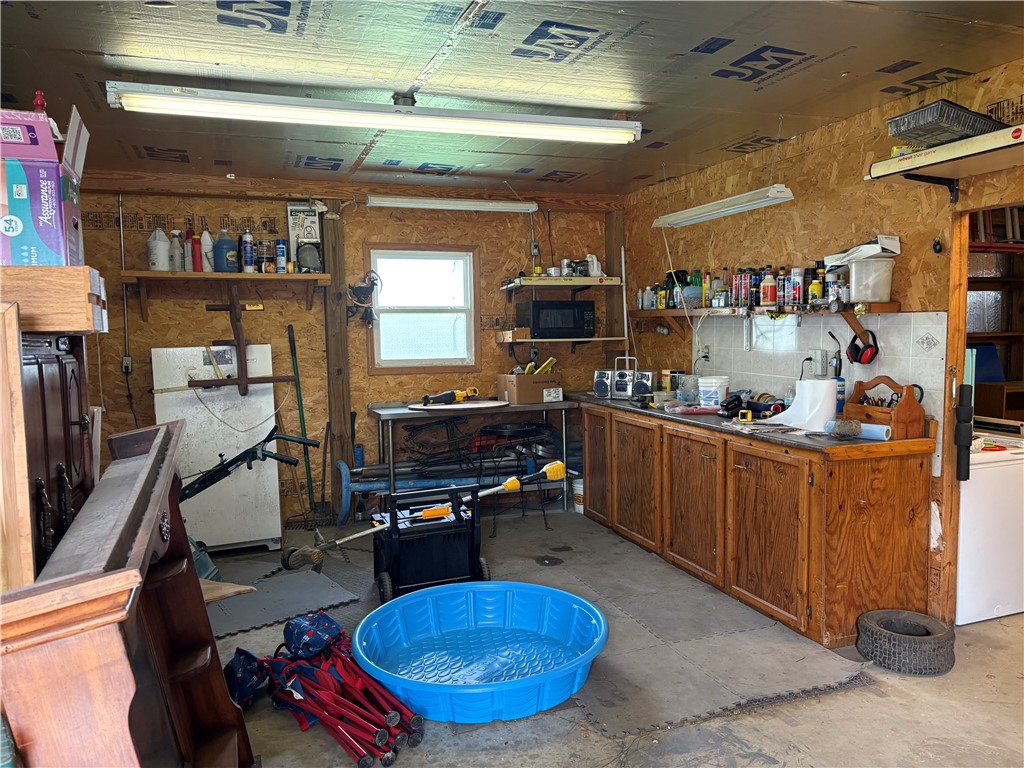 1604 W Jourdan Street Property Photo 5