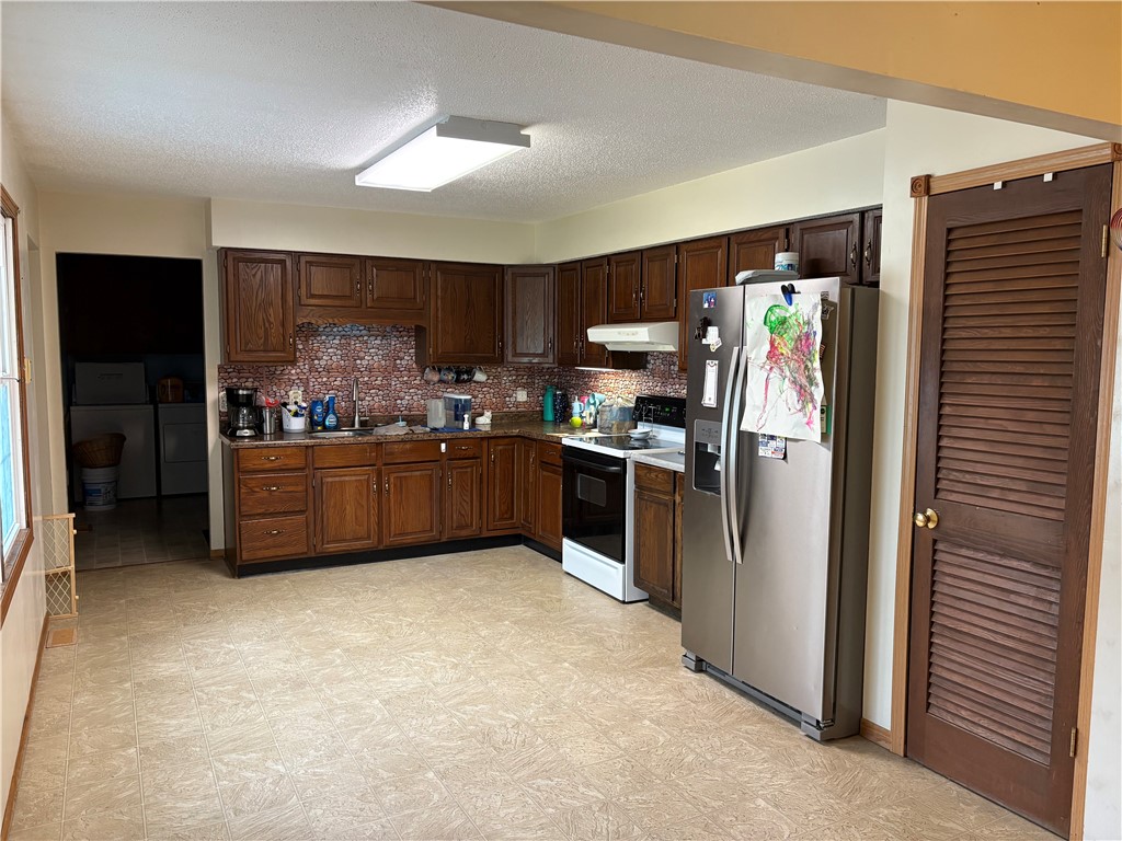 1604 W Jourdan Street Property Photo 9