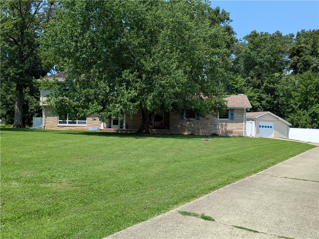 18 Woodmere Drive