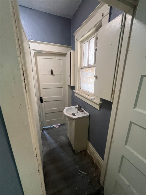 1224 N Douglas Street Property Photo 9