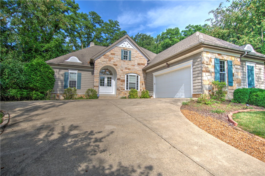 530 N Country Club Meadow Property Photo 1