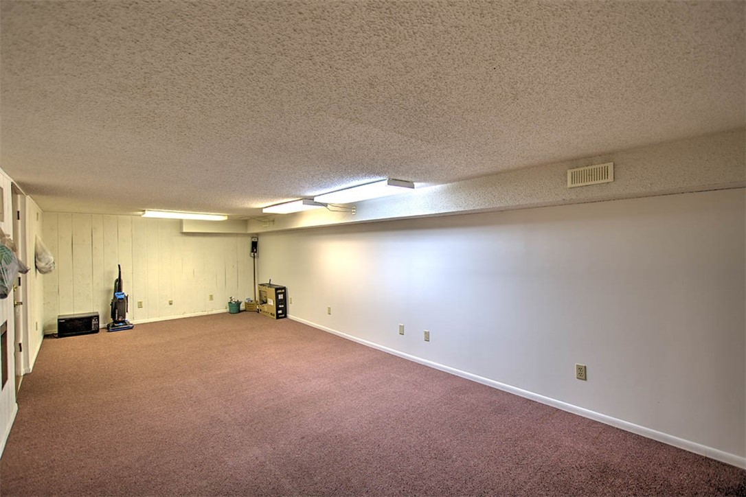 952 E Eldorado Street Property Photo 23