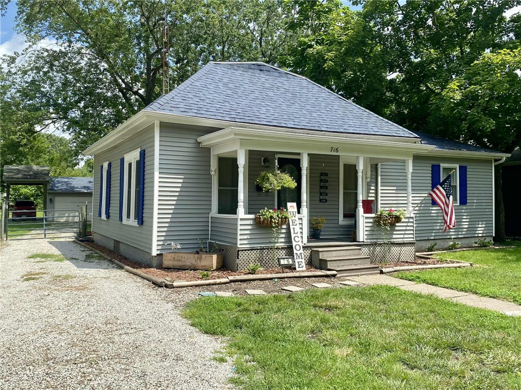 716 Kitchell Avenue Property Photo 1