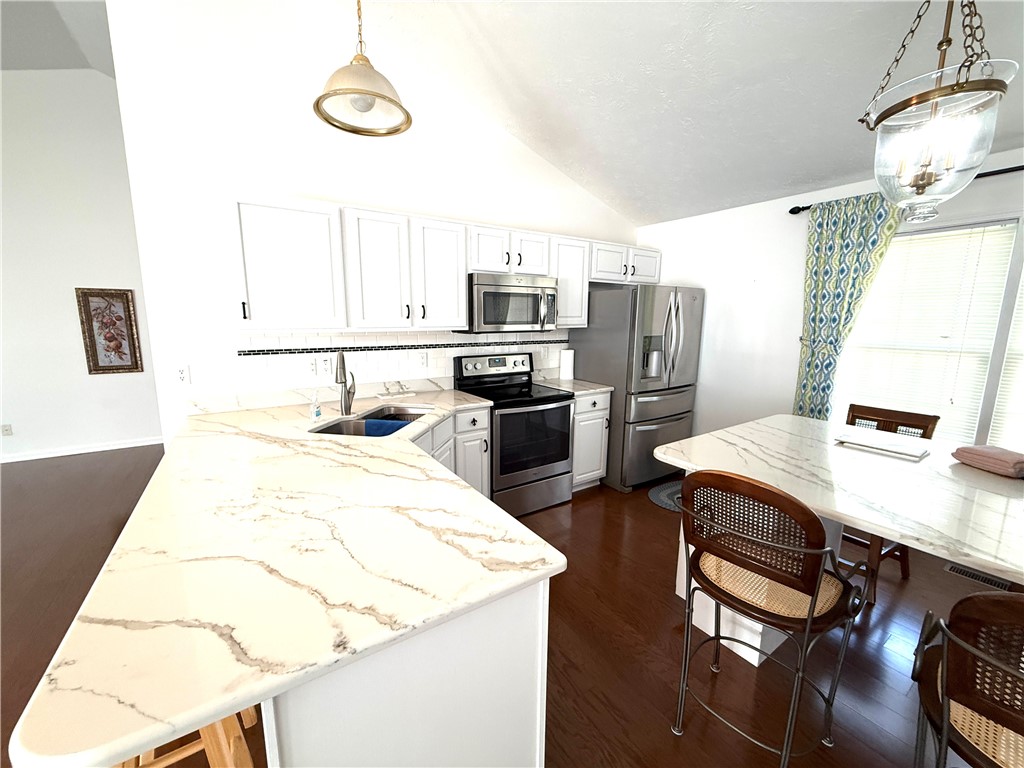 904 Lockhart Street Property Photo 5