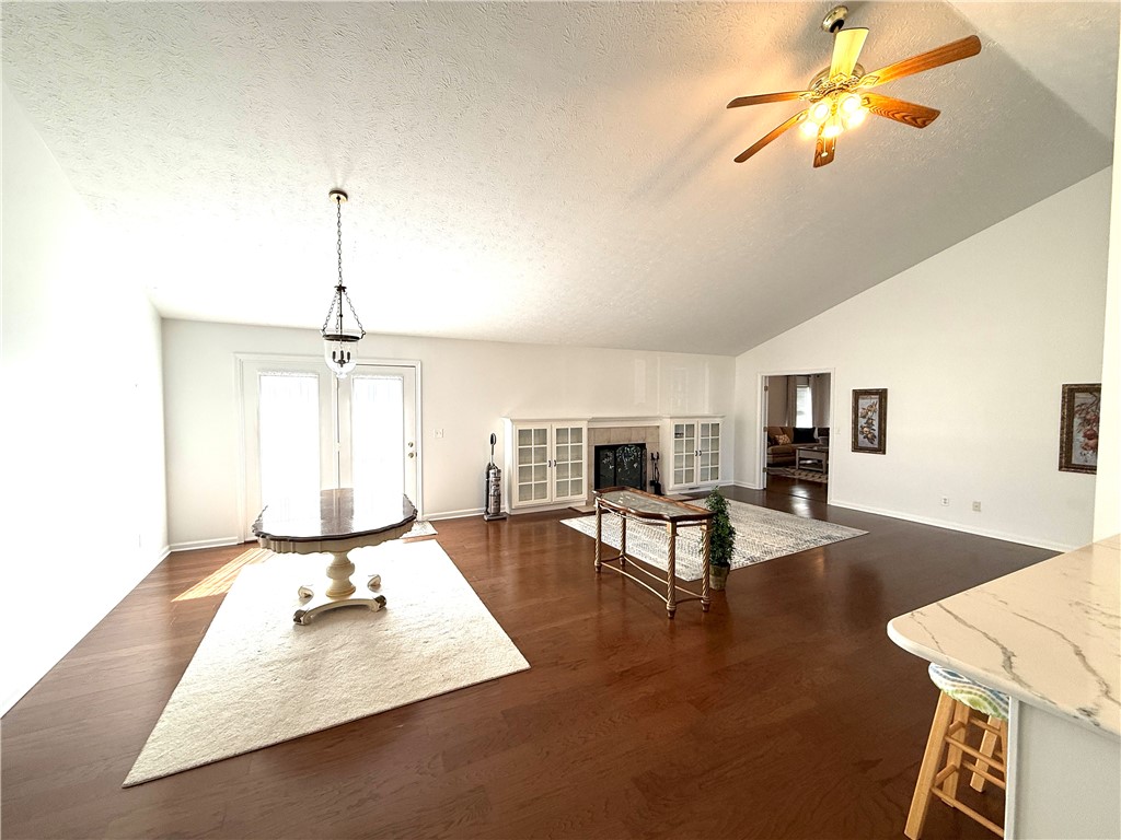 904 Lockhart Street Property Photo 10