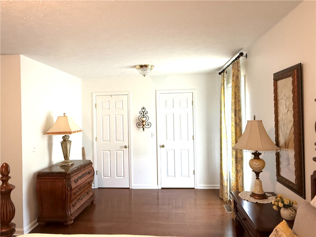 904 Lockhart Street Property Photo 11