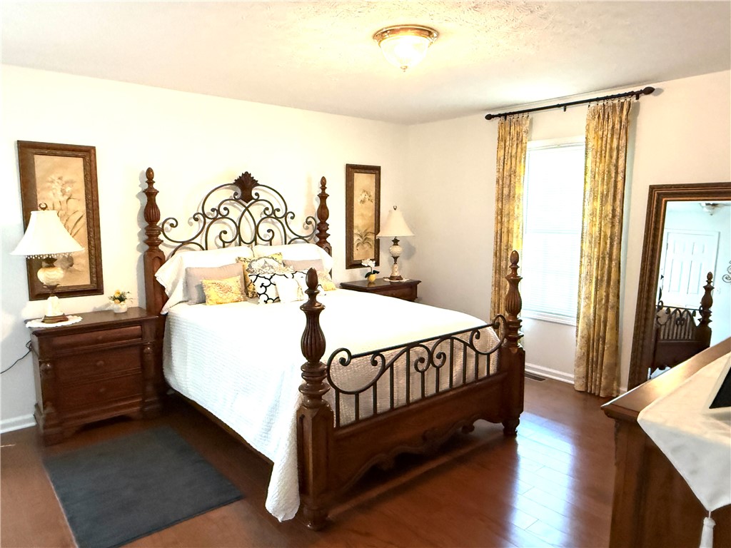 904 Lockhart Street Property Photo 12