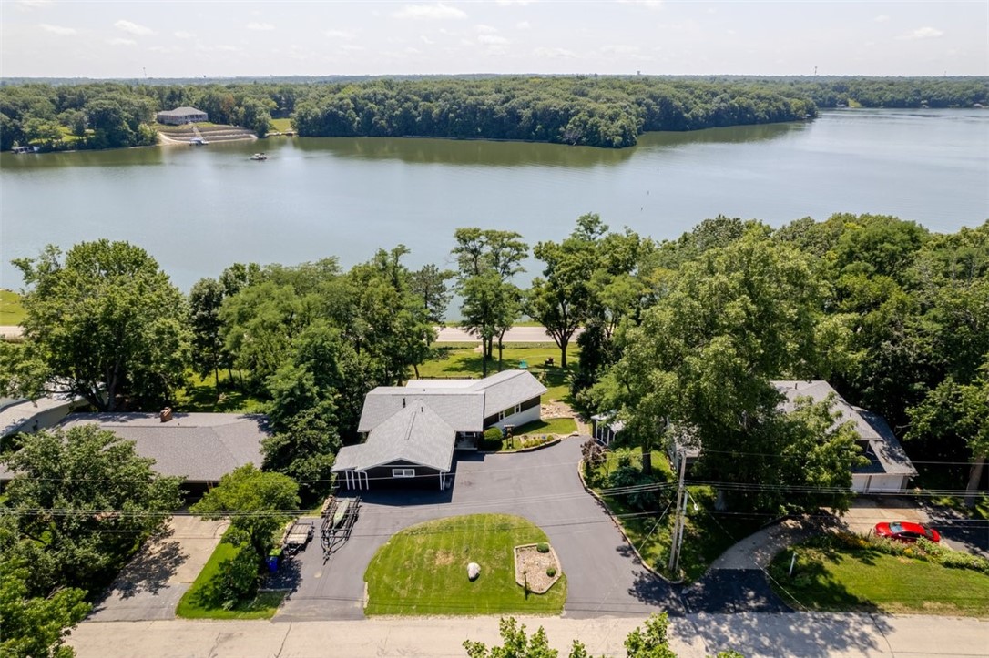 3117 Lake Bluff Drive