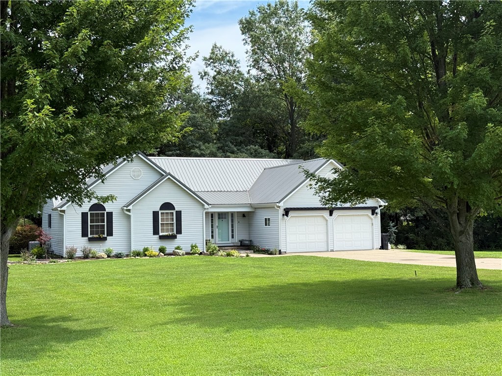 211 Brush Creek Drive Property Photo 3