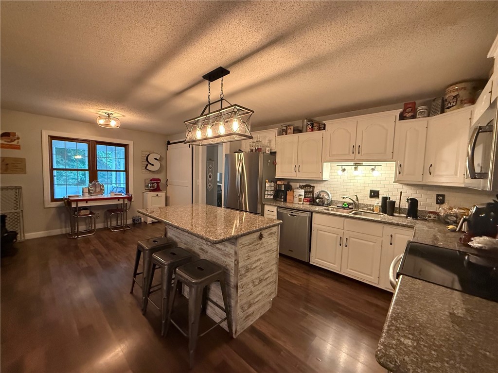 211 Brush Creek Drive Property Photo 14