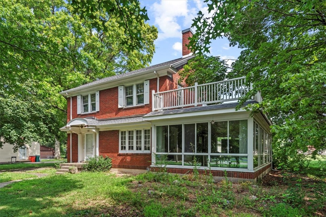 114 E North Street Property Photo 2