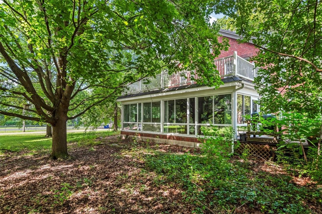 114 E North Street Property Photo 3