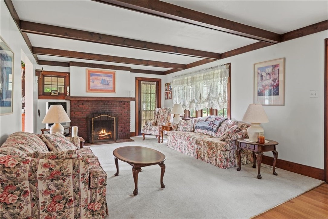 114 E North Street Property Photo 12