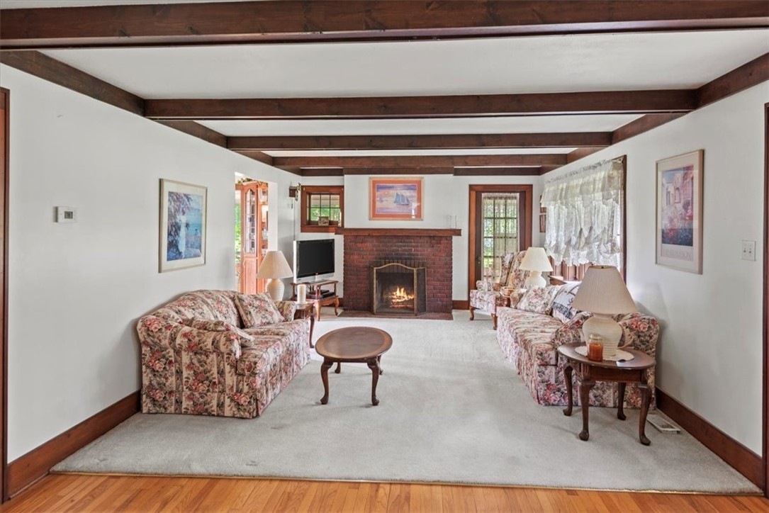 114 E North Street Property Photo 14