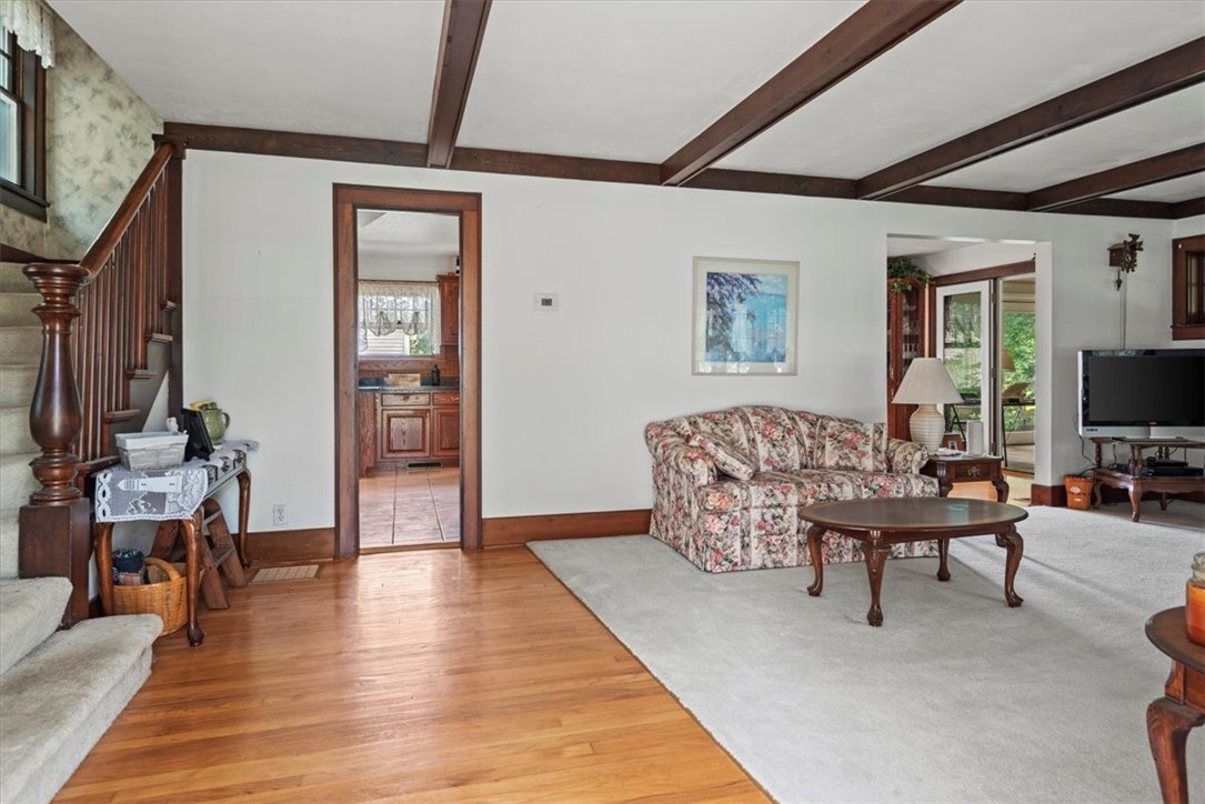 114 E North Street Property Photo 15