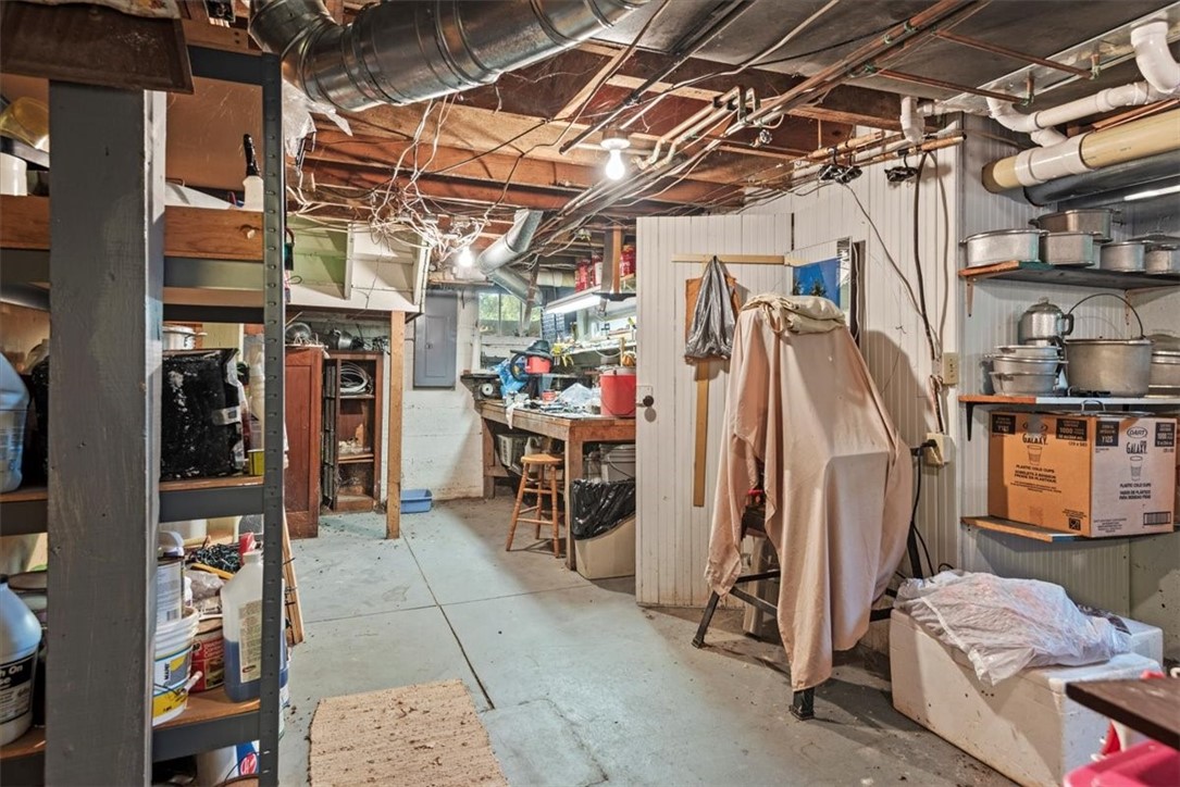 114 E North Street Property Photo 28