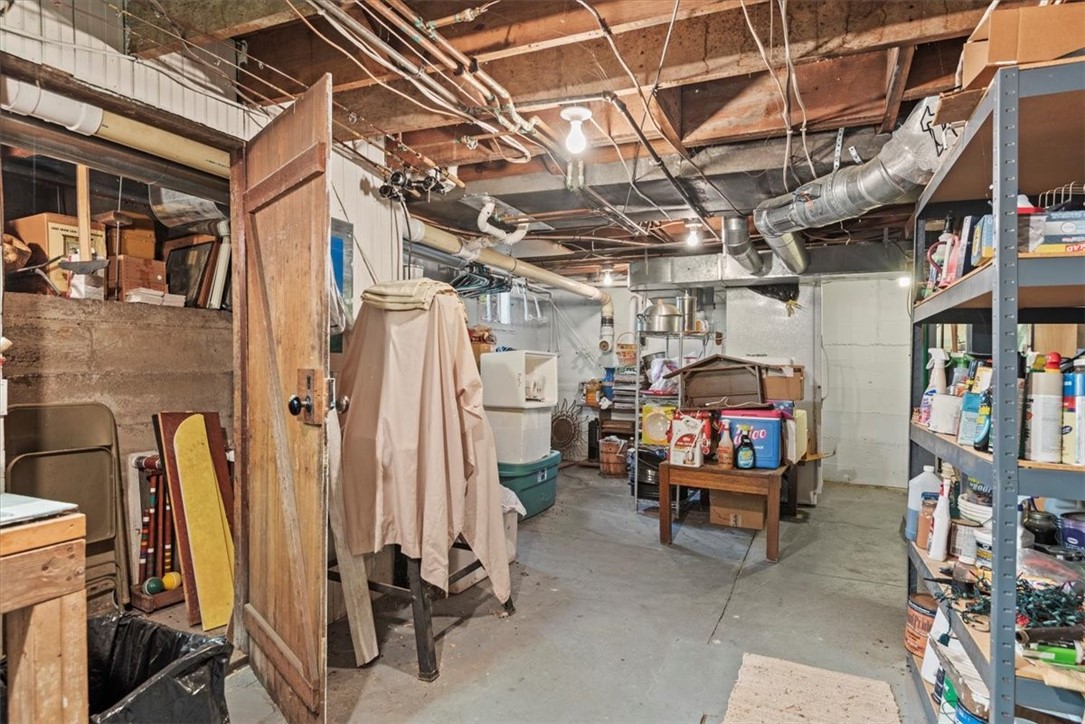 114 E North Street Property Photo 29