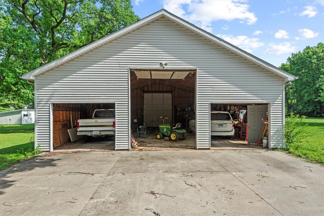 114 E North Street Property Photo 32