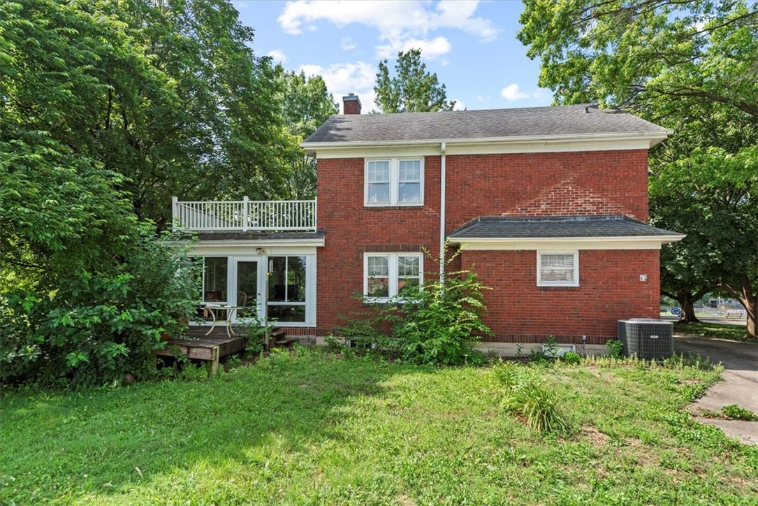 114 E North Street Property Photo 34