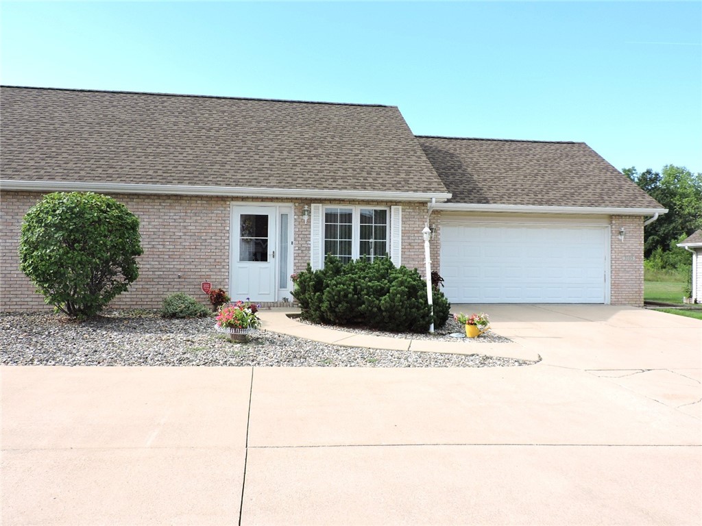 3105 Stoneridge Court Property Photo 1