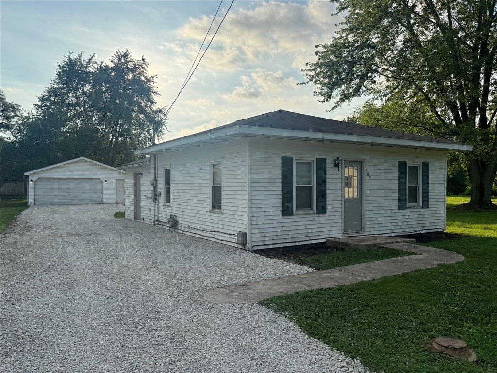 309 N Illinois Street Property Photo 1