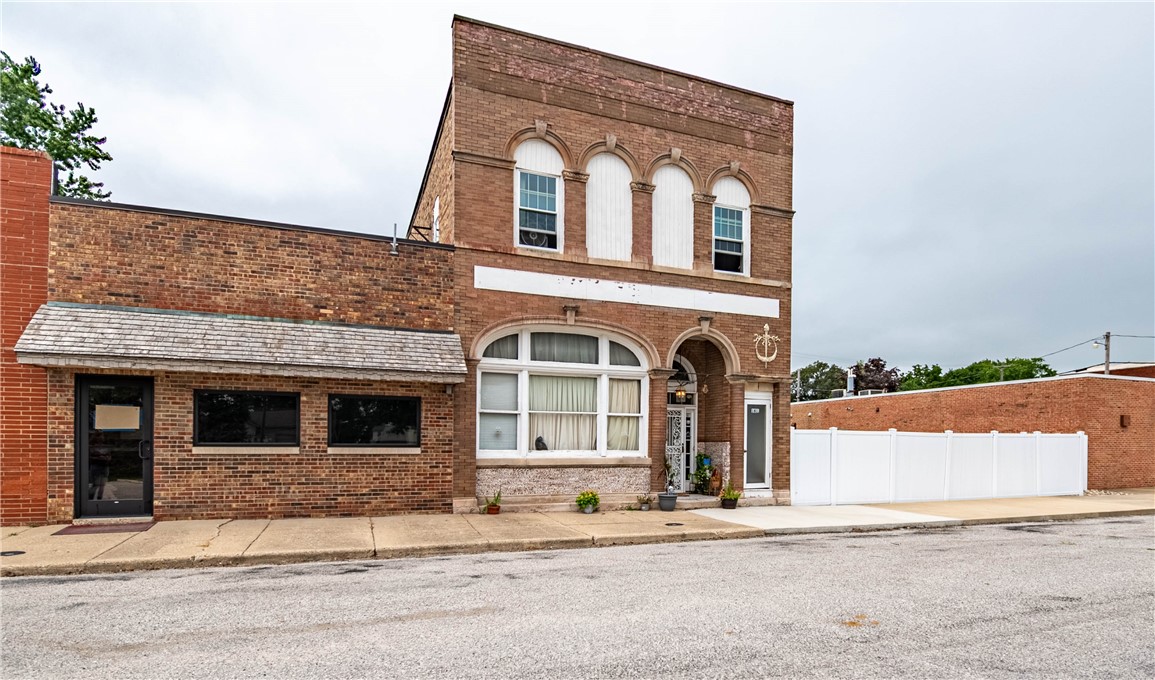 161 N Front Street