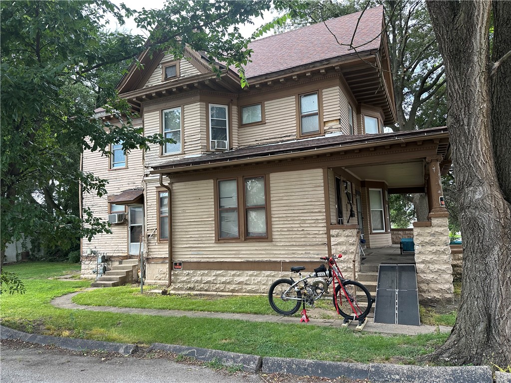 308 7th Street Property Photo 2