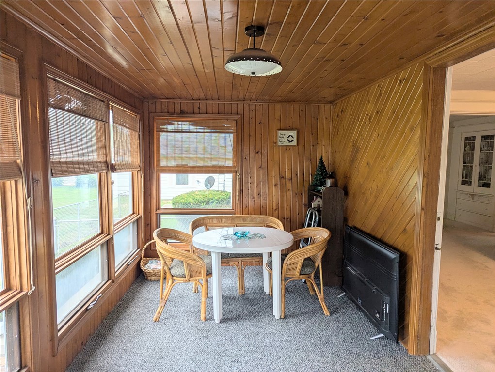 210 S Walnut Street Property Photo 2