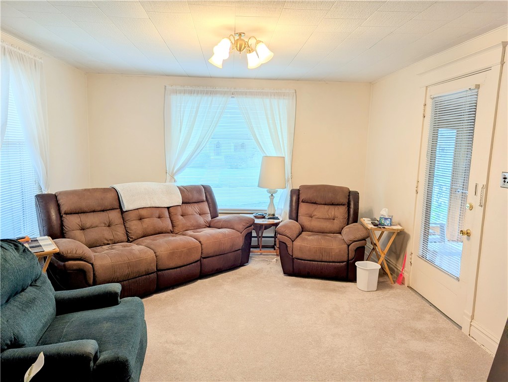 210 S Walnut Street Property Photo 4