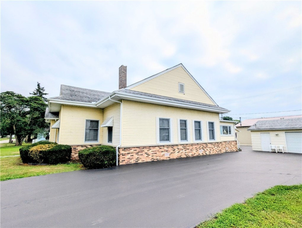 210 S Walnut Street Property Photo 14