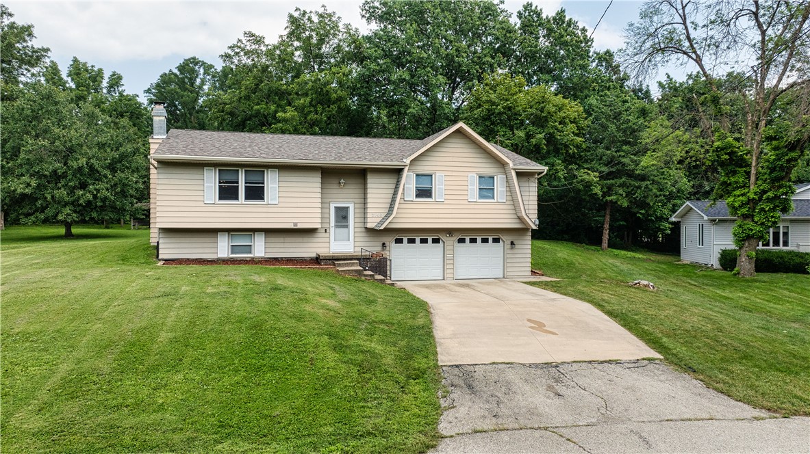 3146 Lake Bluff Drive Property Photo 1