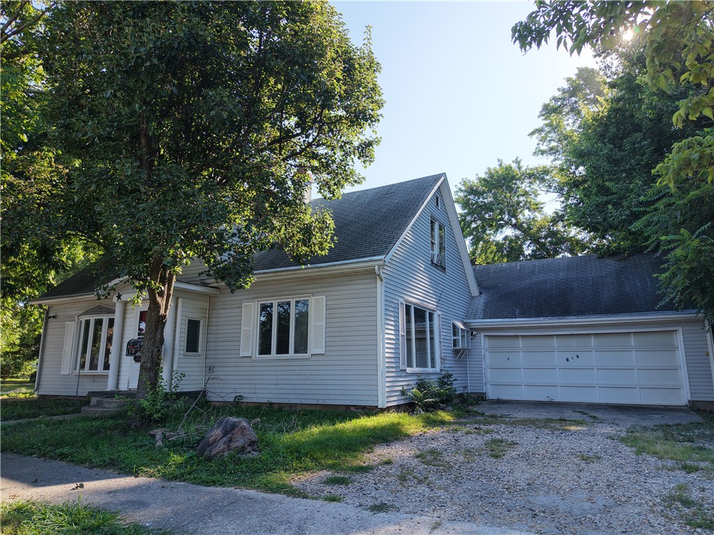 613 N Long Street Property Photo 1