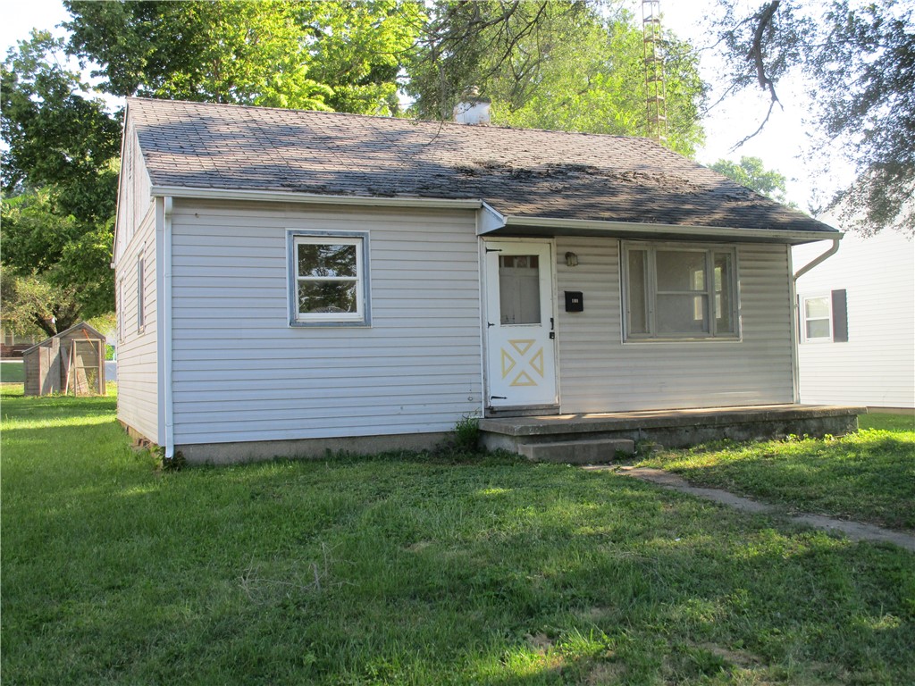 108 Macarthur Boulevard Property Photo 1