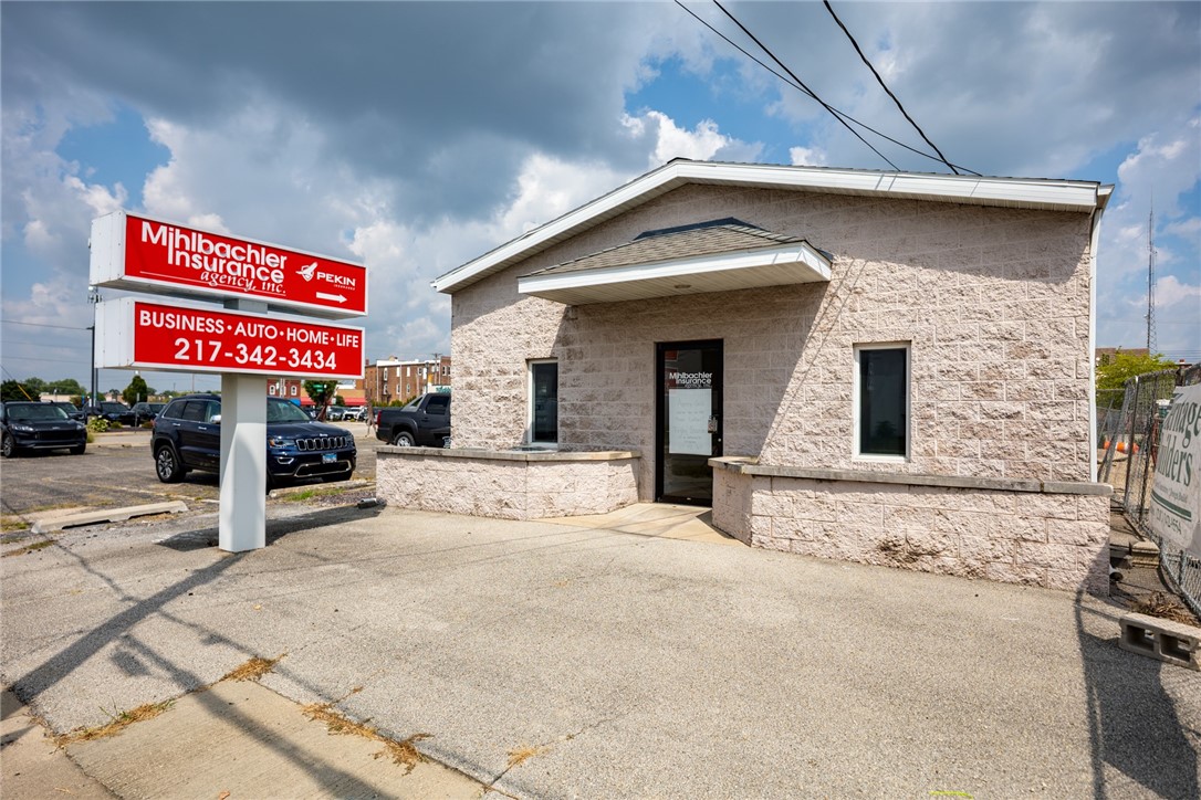 115 W Section Avenue Property Photo 1