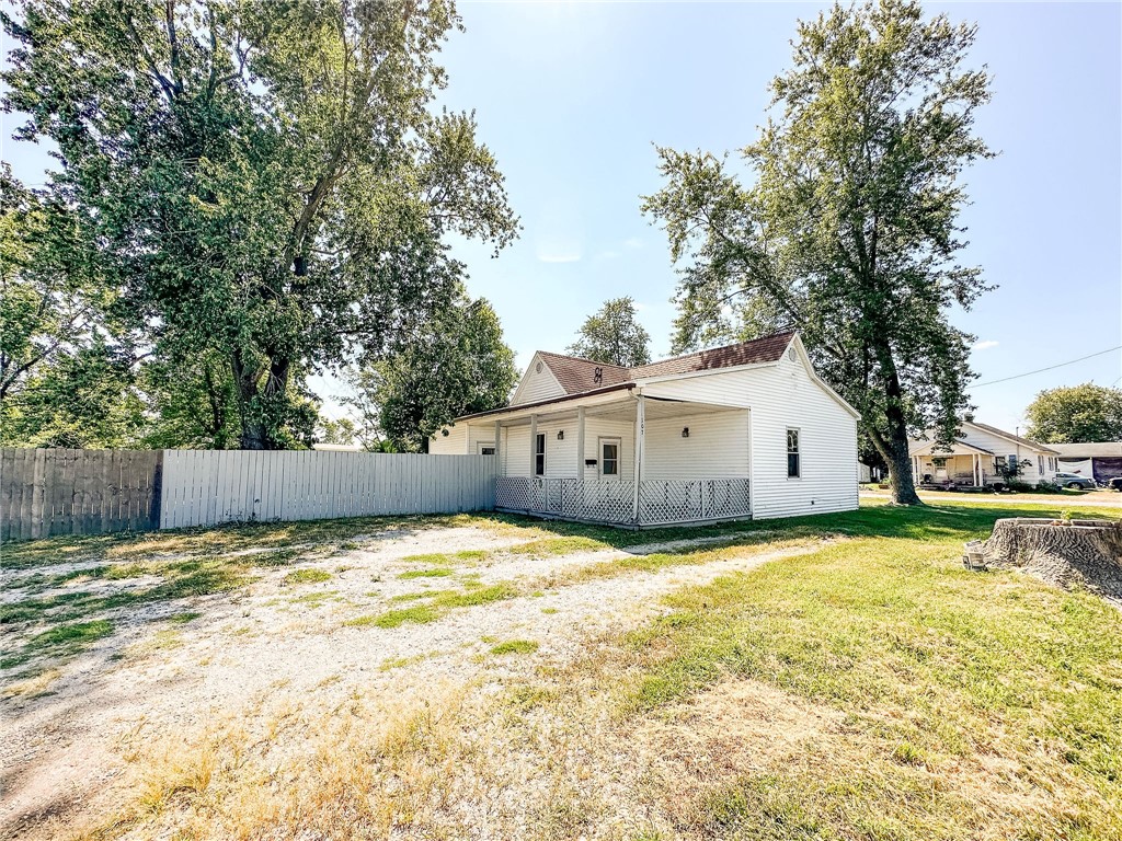 107 W Van Buren Avenue Property Photo 1
