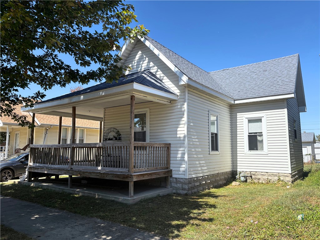 1412 Champaign Avenue Property Photo 1