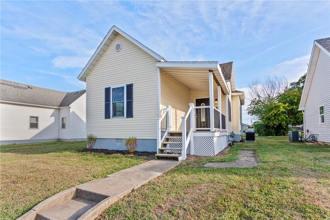 805 Prairie Avenue Property Photo