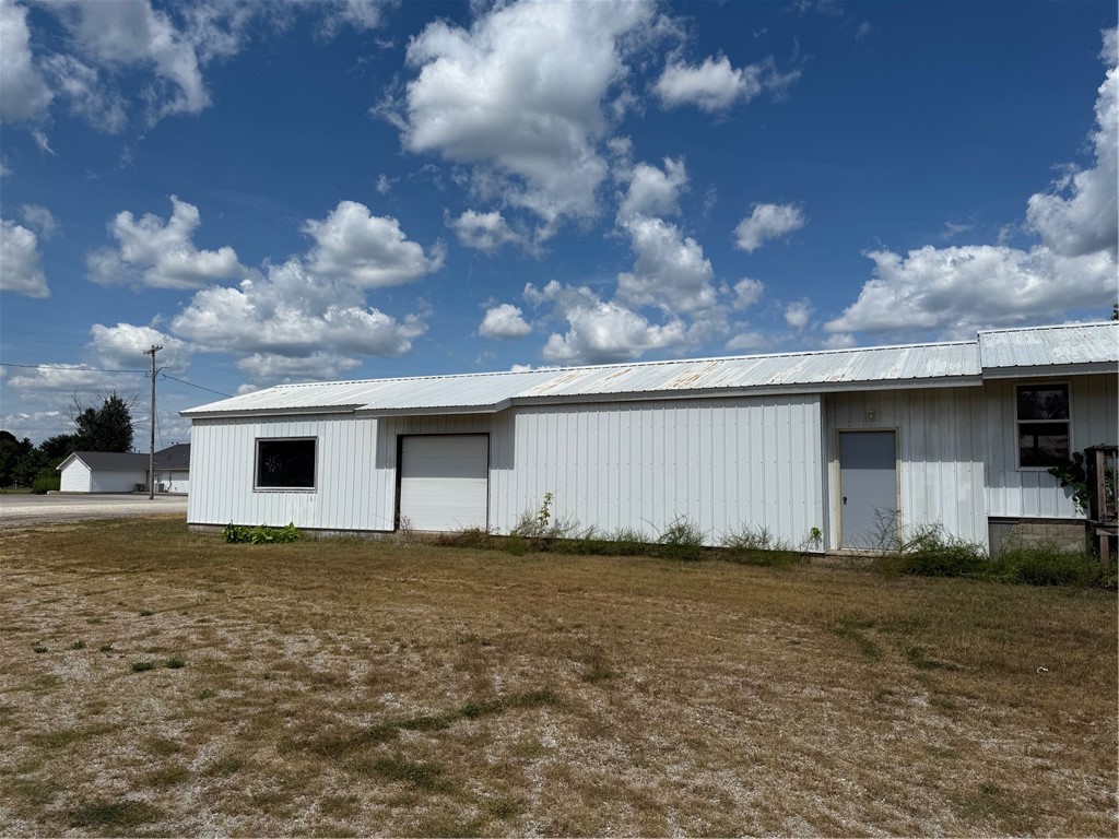 18 Broadway Street Property Photo 4