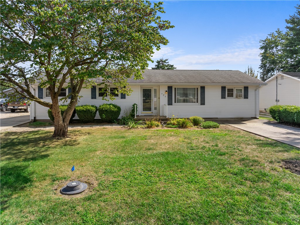 722 E Blackburn Street Property Photo 1