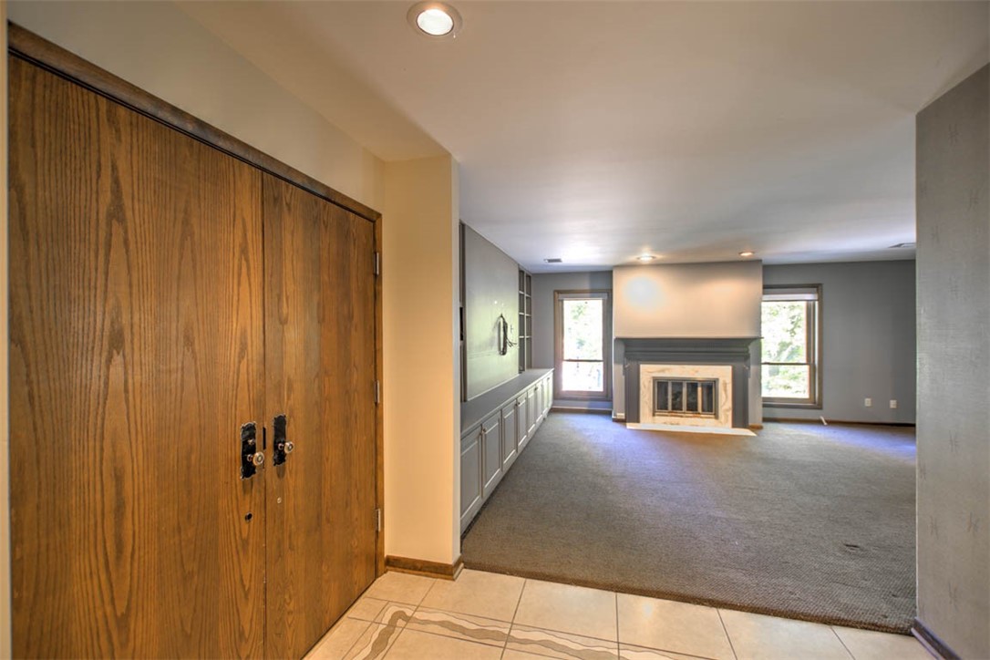 717 W Prairie Avenue 2 Property Photo 2