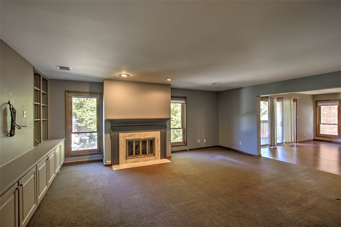 717 W Prairie Avenue 2 Property Photo 3